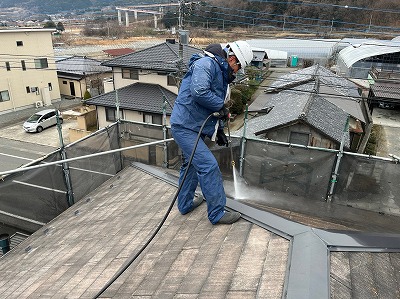 南アルプス市　屋根塗装　高圧洗浄